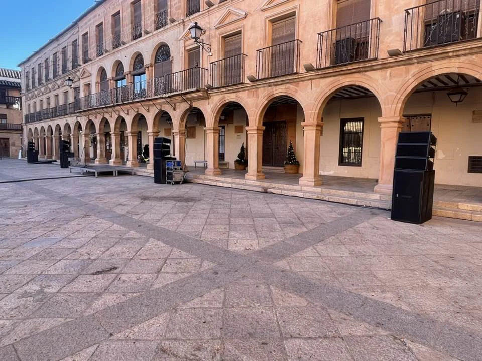 Todo listo para el video mapping esta noche en Villanueva de los Infantes